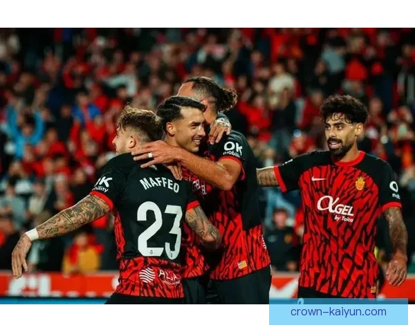 西甲赫罗纳持续提升竞争力，展现黑马潜质引发关注