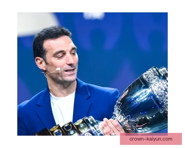 斯卡洛尼近期战术调整效果不佳，球队攻防转换效率下滑